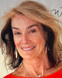 Maria Alice Medina - Profissional em Educação Física, Fisioterapeuta, Acupuncturista